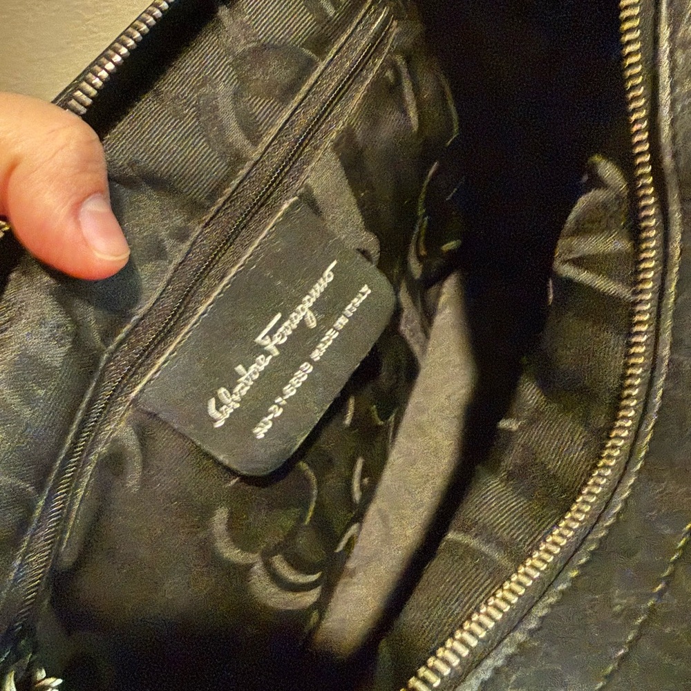 Salvatore Ferragamo Black Chain-Handle Shoulder Bag - Picture 6 of 11